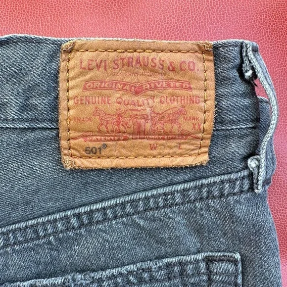 Vintage Levi's 501 Black Cutoff Denim Jean Shorts, size 26 - Picture 2 of 8